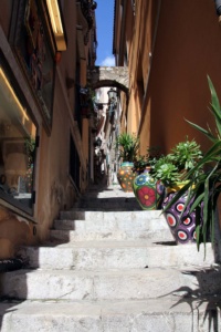 Enge, liebliche Gassen in Taormina