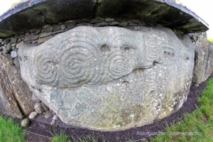 Keltische Symbole auf einem der Kerbsteine ...