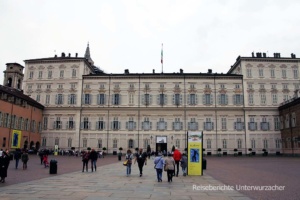 Der Königliche Palast (Palazzo Reale) ...