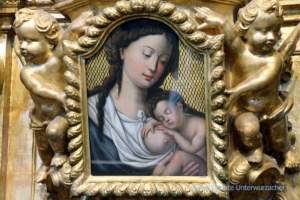 Die hl. Mutter mit dem Jesuskind in der Clérigos-Kirche von Porto