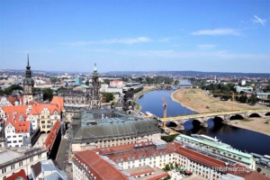 Blick auf Dresden von der Frauenkirche aus ...
