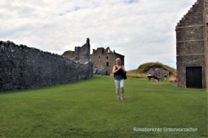 Dunnottar Castle - wie immer mit herrlichem Rasen ...
