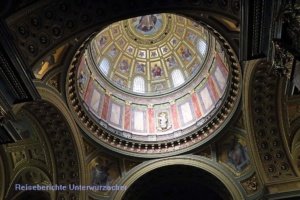 St. Stephan Basilika - Blick in die Kuppel