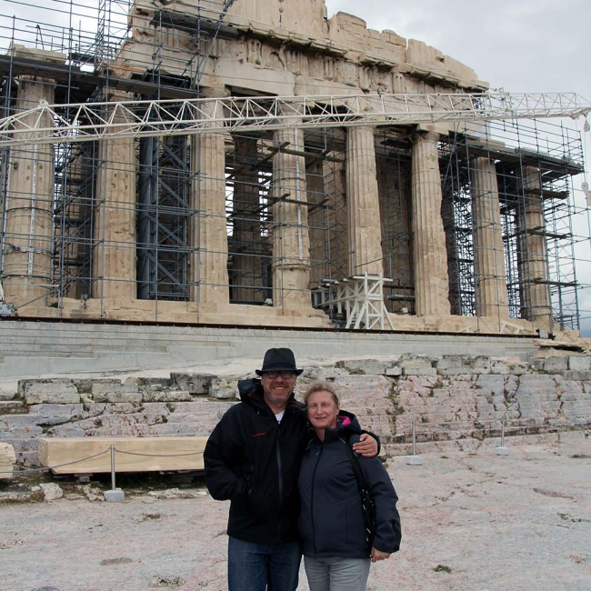 Ein "nettes Paar" vor der Akropolis ...