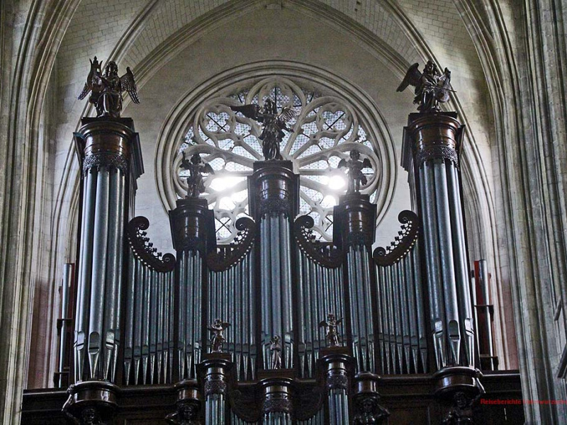 Die Orgel wurde von 2004 bis 2007 restauriert ...