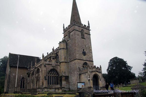... düster und mystisch: Kirche in Lacock (GB)