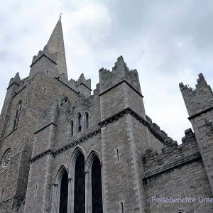 St. Patrick's Cathedral von außen ...