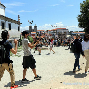 Ein Filmteam dreht einen Tourismusfilm über Porto ...